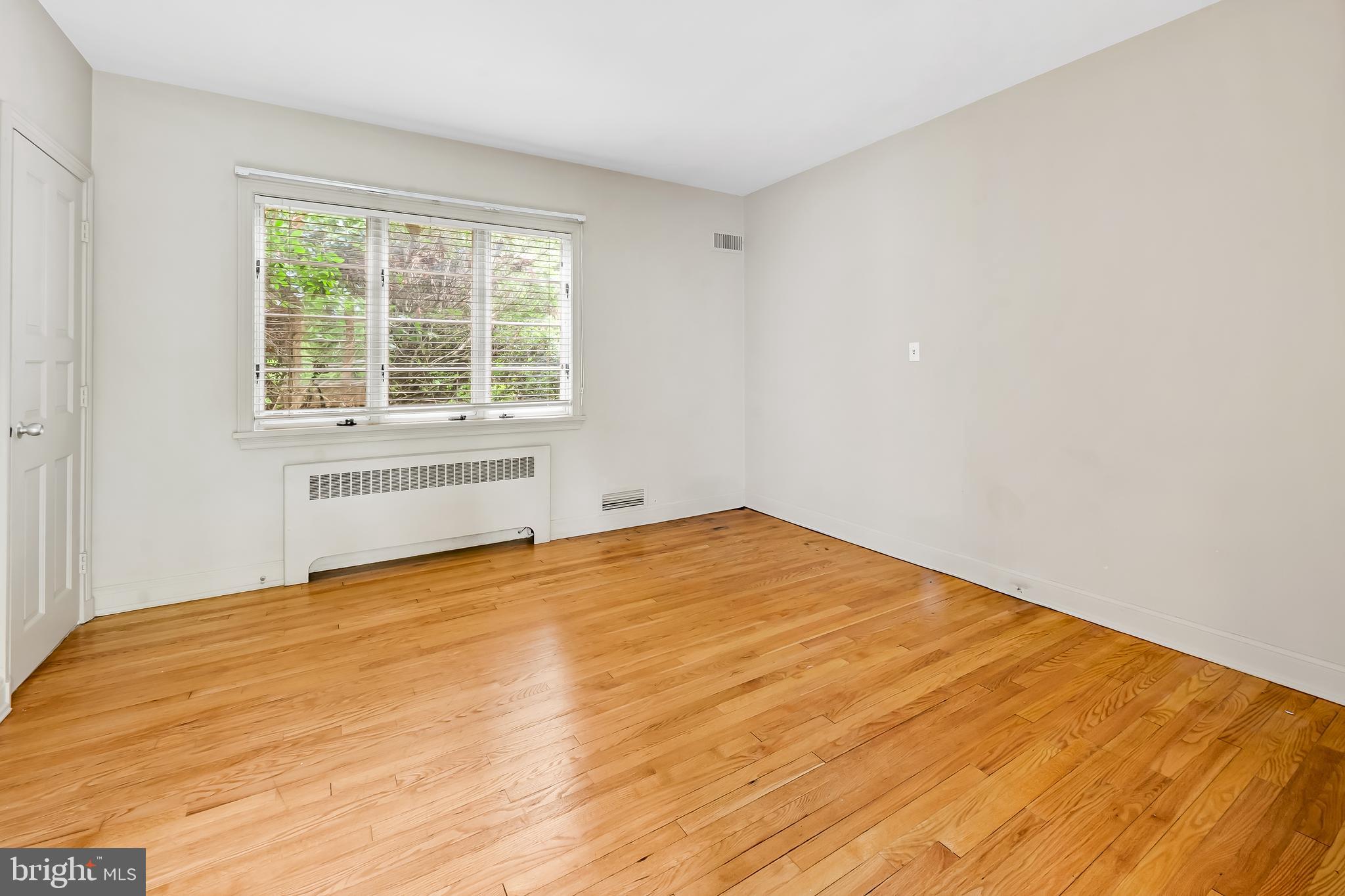 CAVESWOOD - Residential