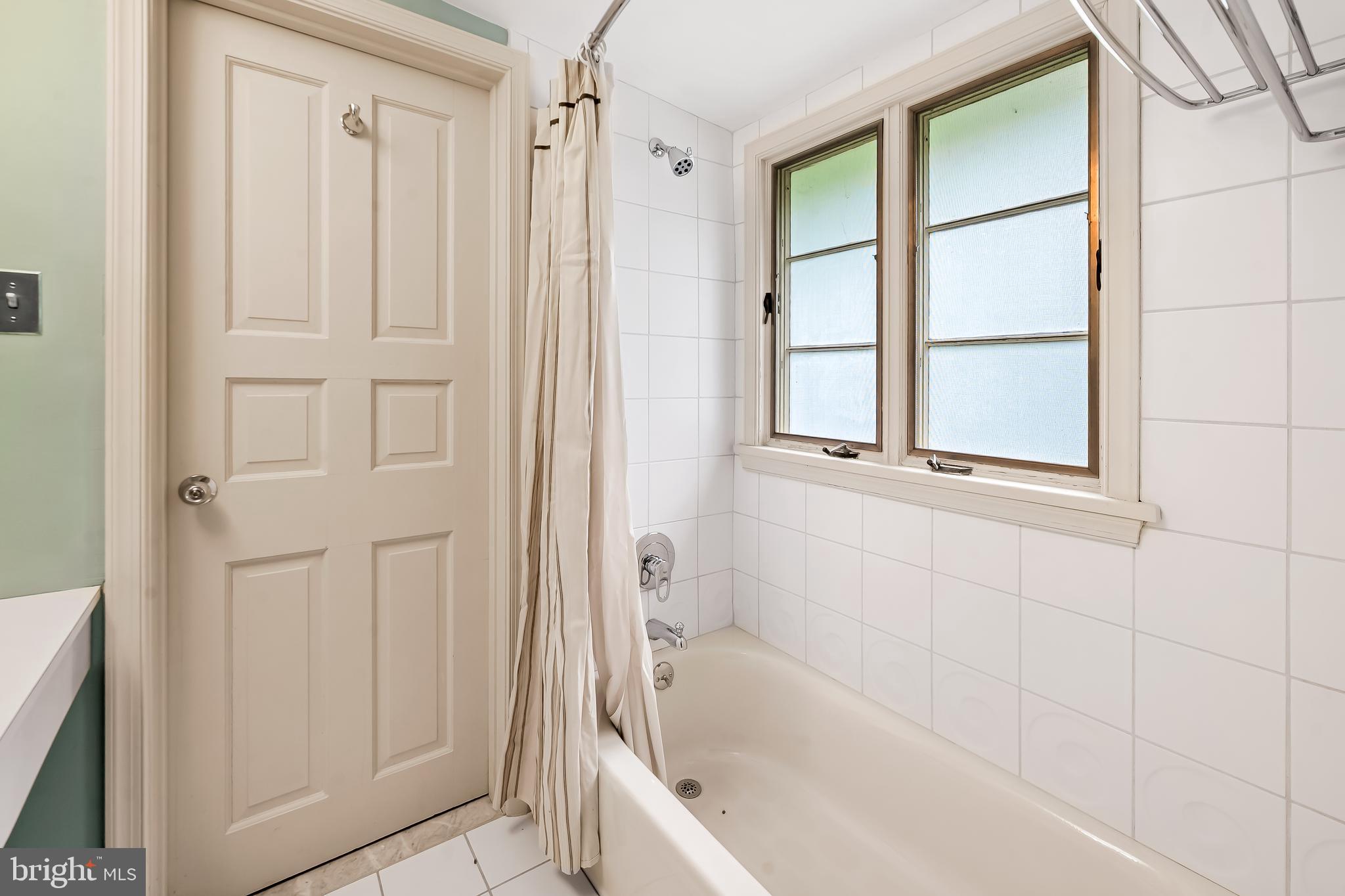 CAVESWOOD - Residential