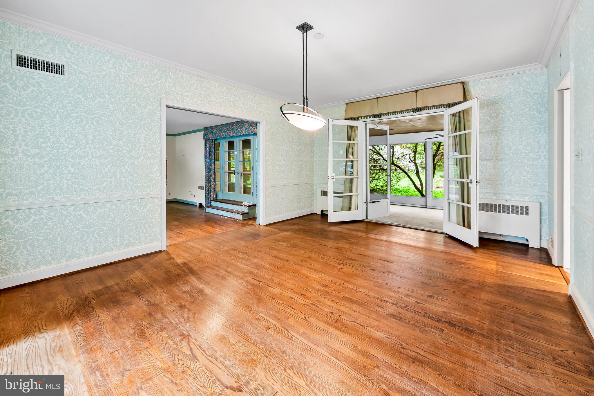 CAVESWOOD - Residential