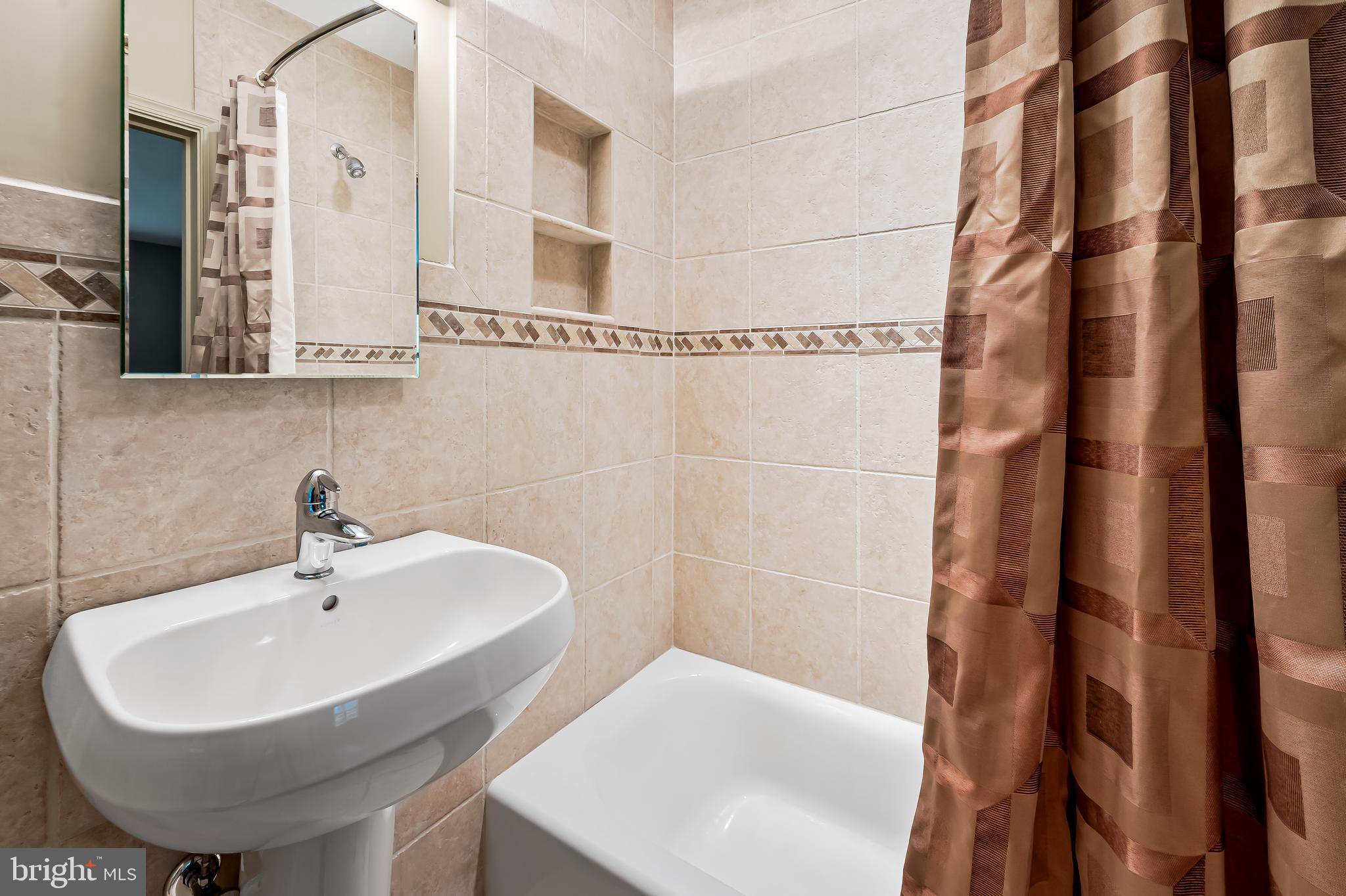 CAVESWOOD - Residential