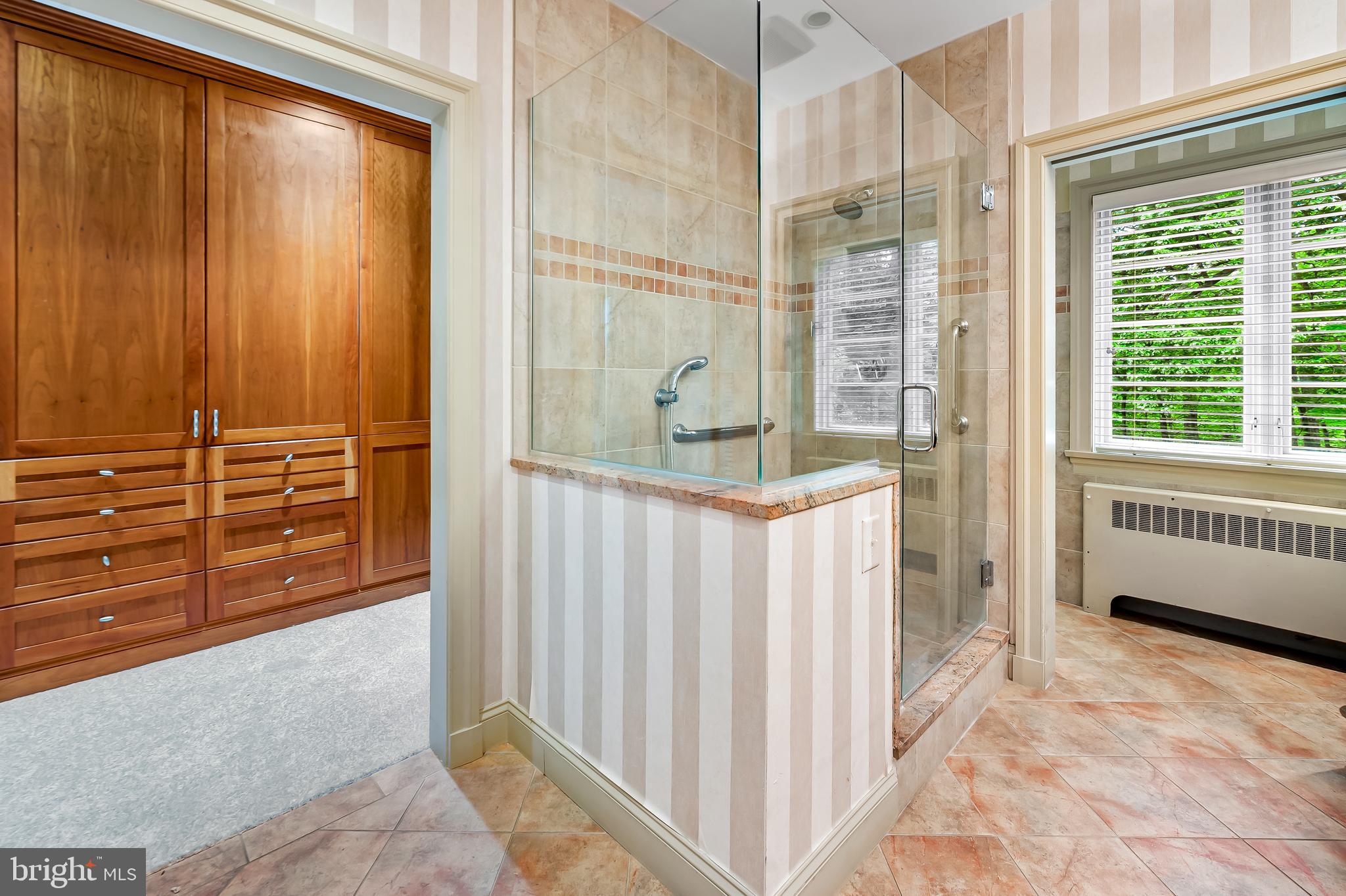 CAVESWOOD - Residential