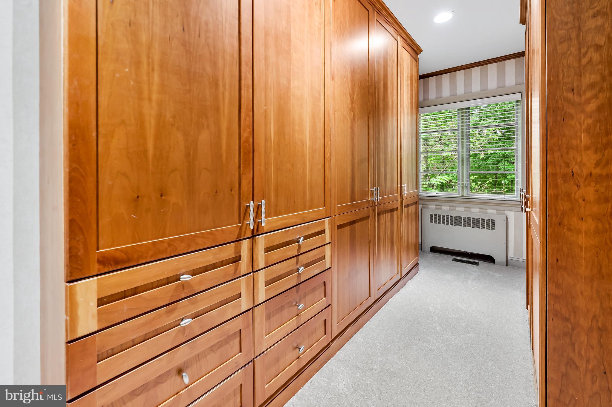 CAVESWOOD - Residential