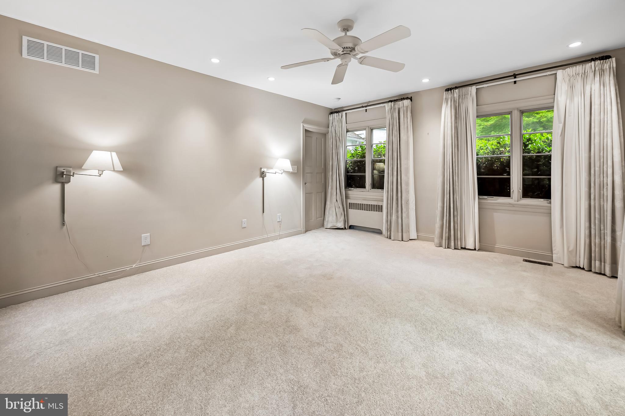 CAVESWOOD - Residential