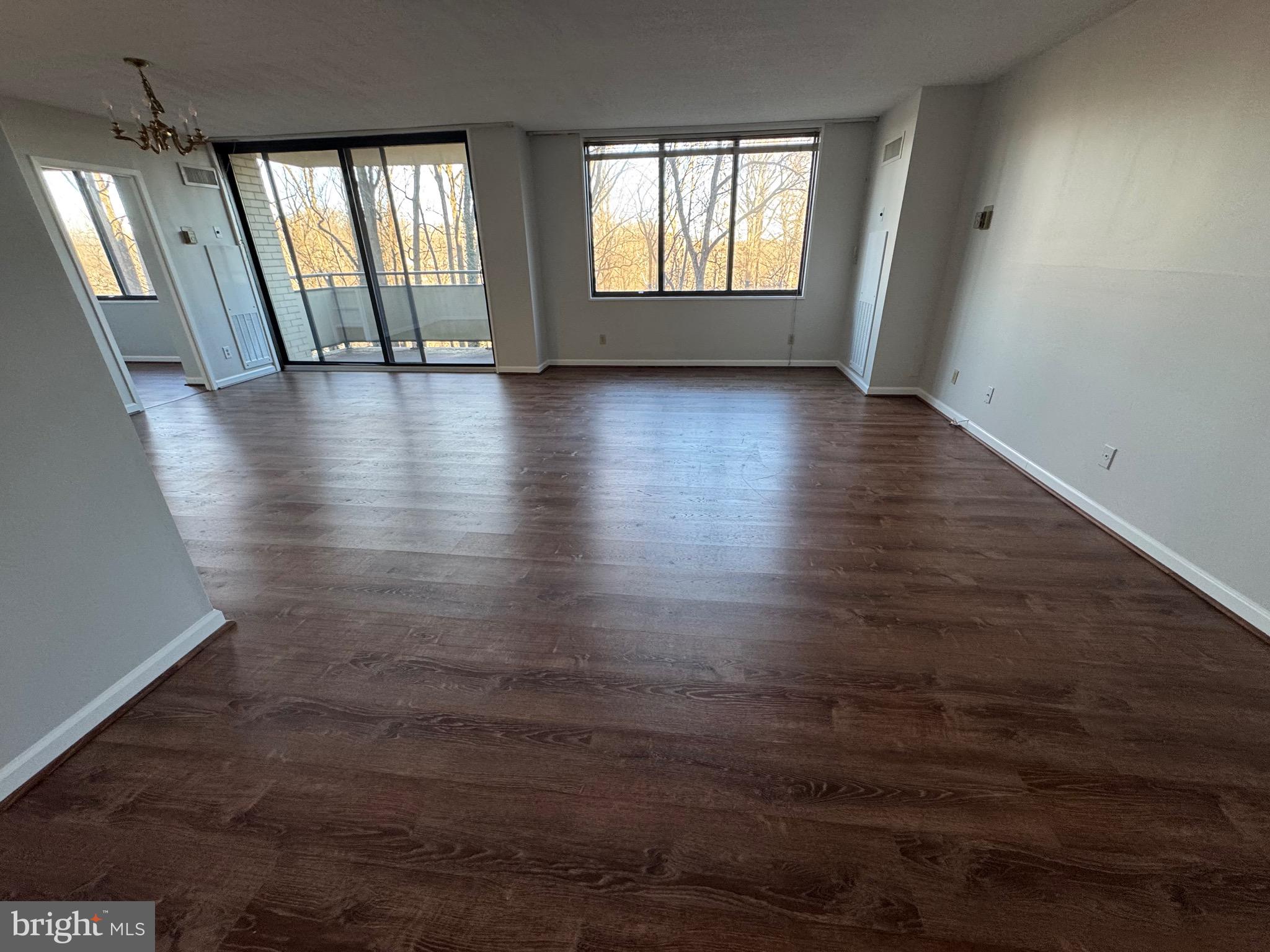 PROMENADE TOWERS - Residential