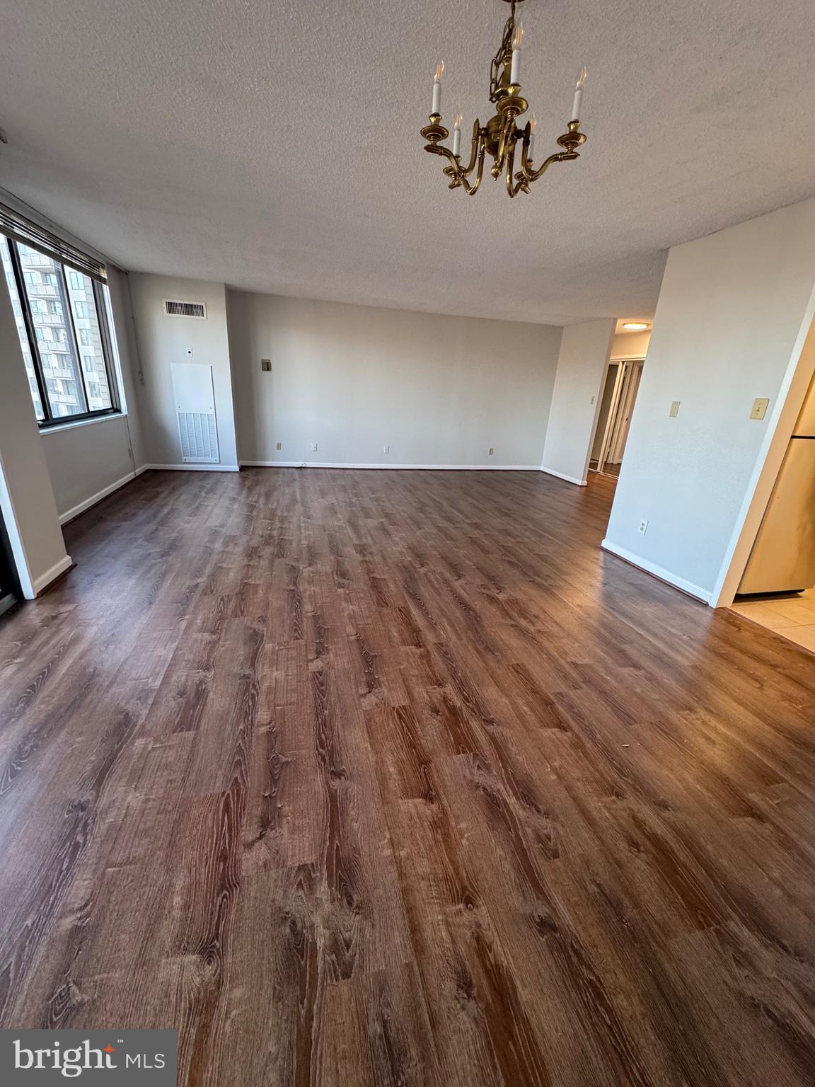 PROMENADE TOWERS - Residential