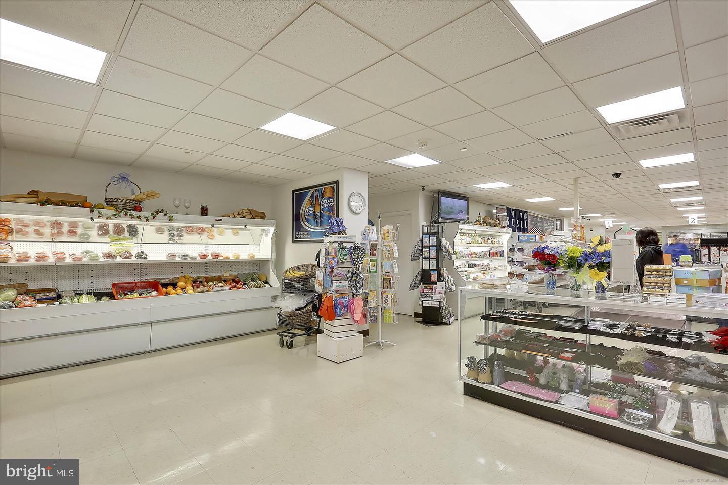 PROMENADE TOWERS - Residential