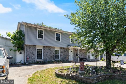 5 MOONCOIN CIRCLE WALDORF MD 20602
