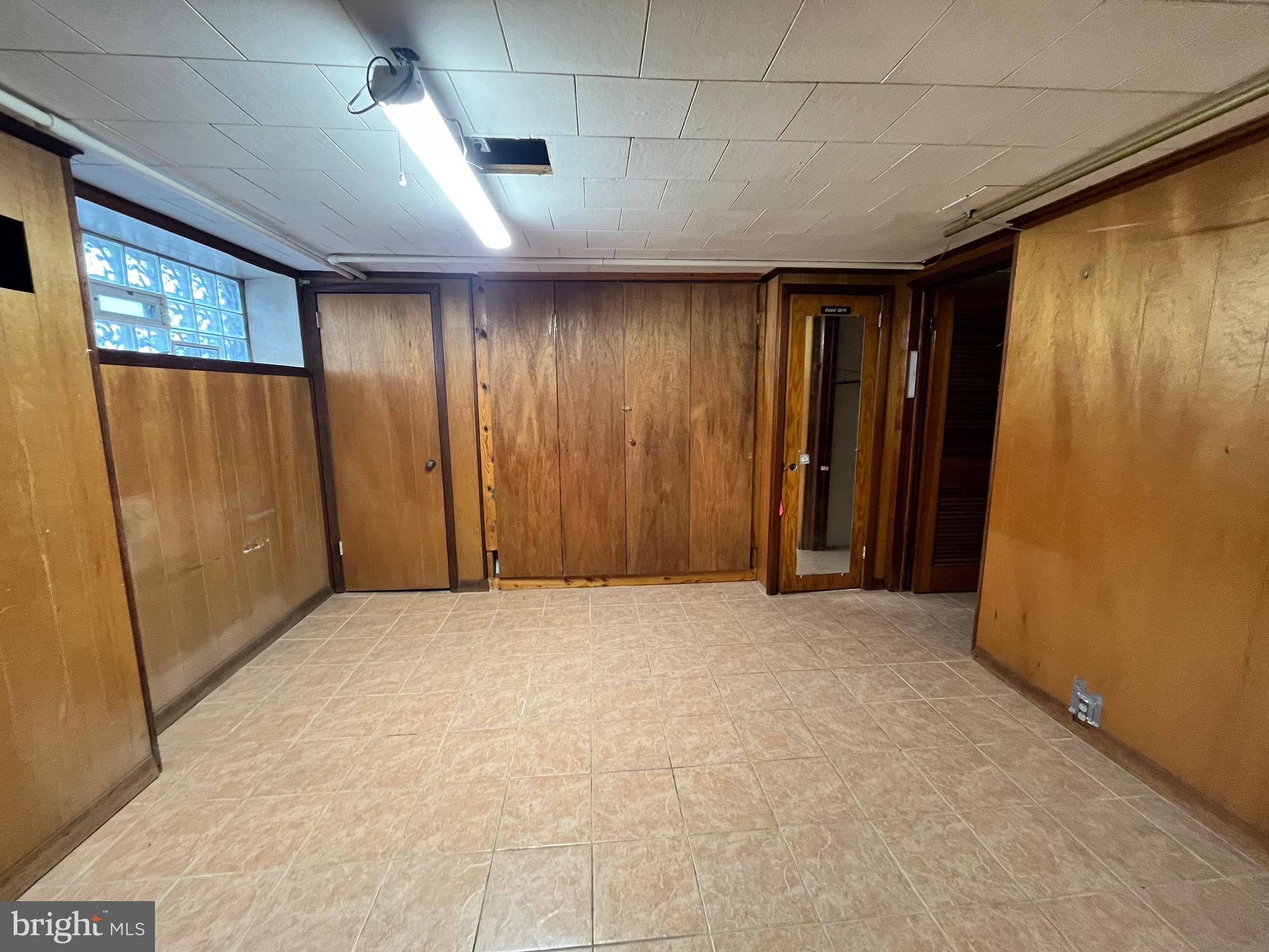 FOX CHASE - Residential