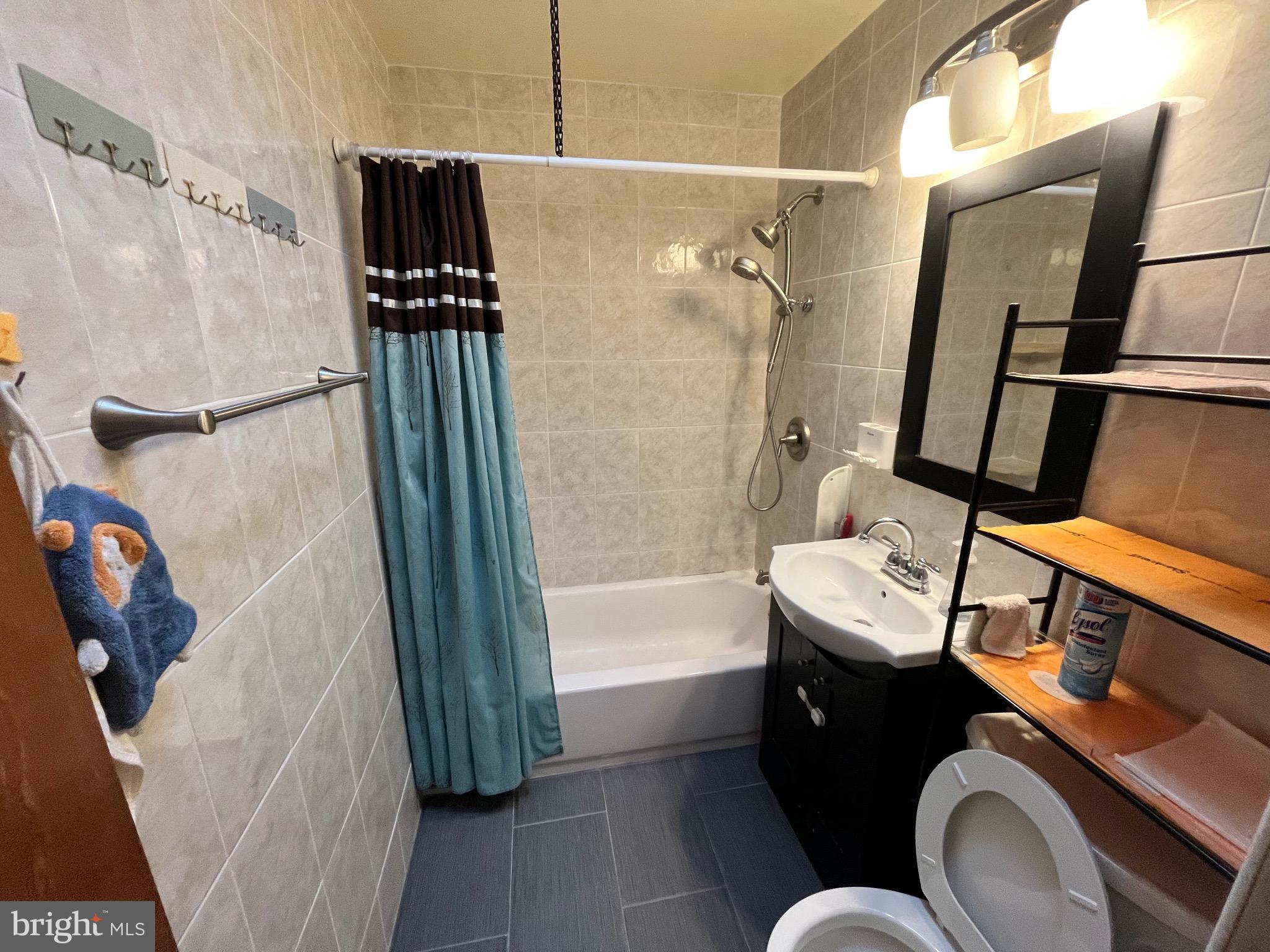 FOX CHASE - Residential