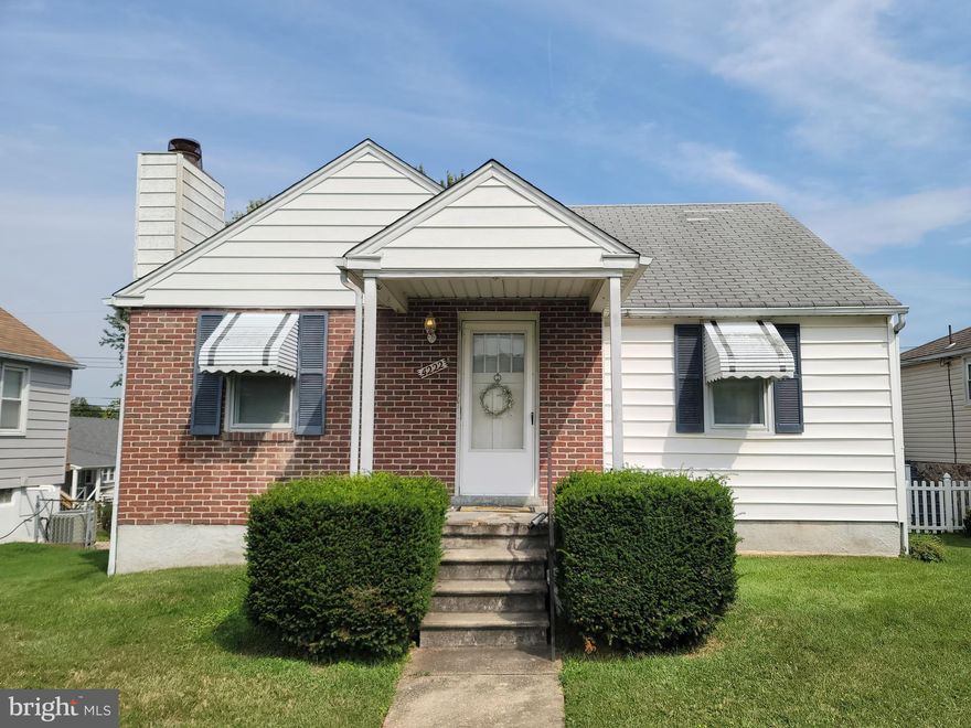 Come check out this 4 bed room 2 bath home with a fenced in rear yard. This home also features an addition on the back of the house that provides you a larger kitchen as well as a family room directly off the kitchen. The lower level also provides space to entertain in the recreation room. Make an appointment today or swing by the OPEN HOUSE Sunday Sept 28th from 12noon to 2pm.