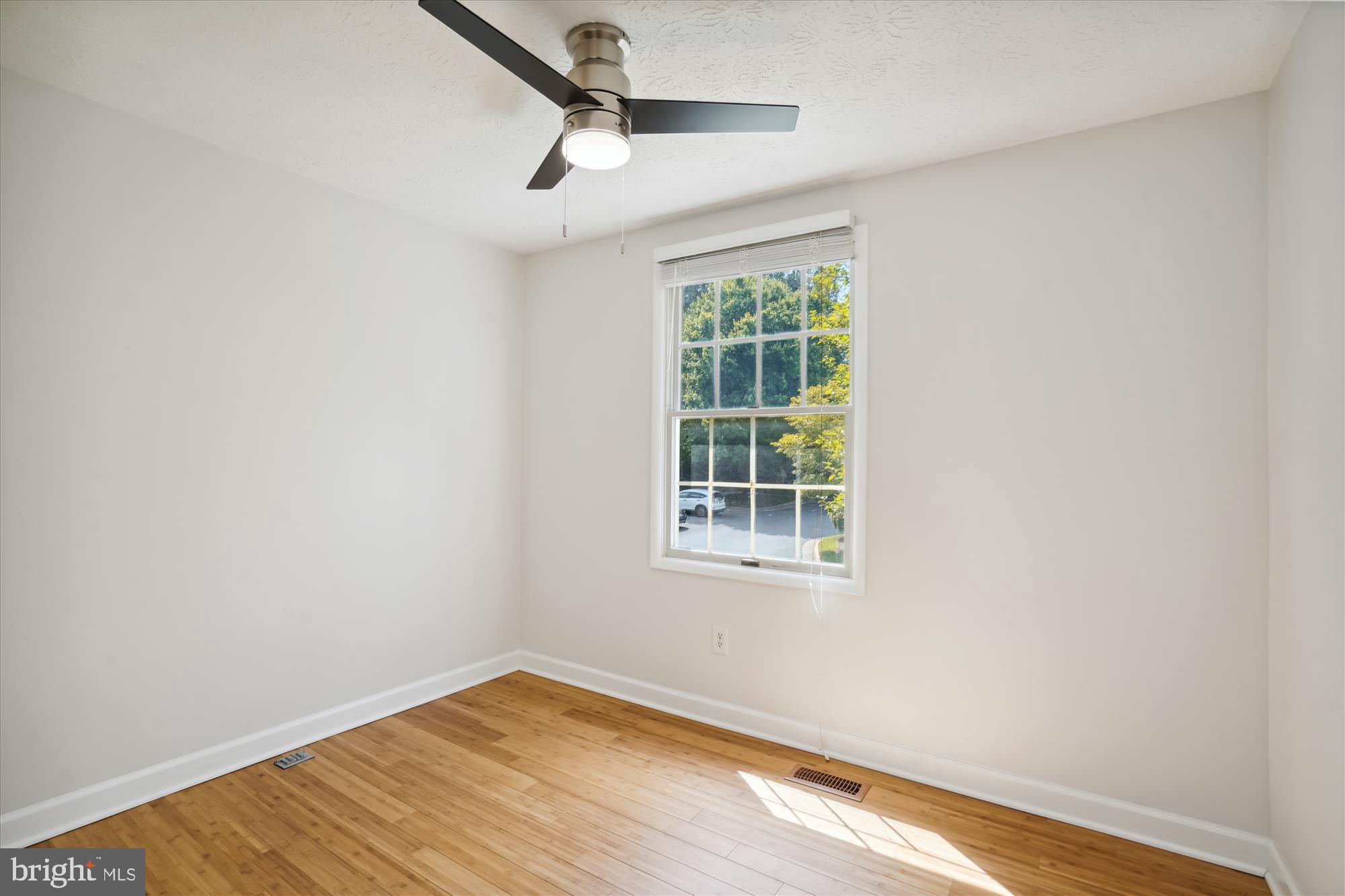 COUNTRY WALK - Residential