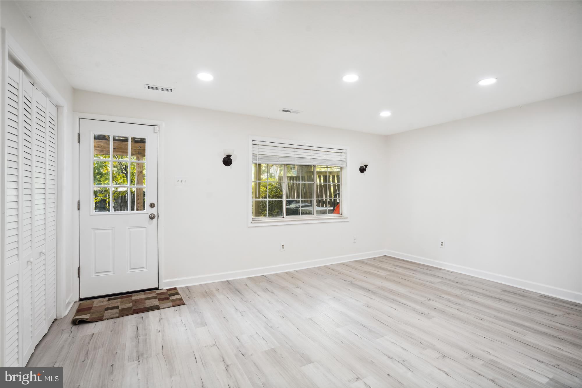 COUNTRY WALK - Residential