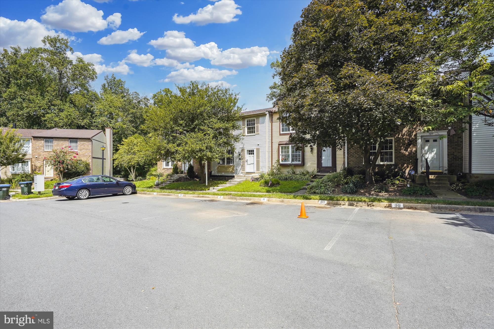 COUNTRY WALK - Residential