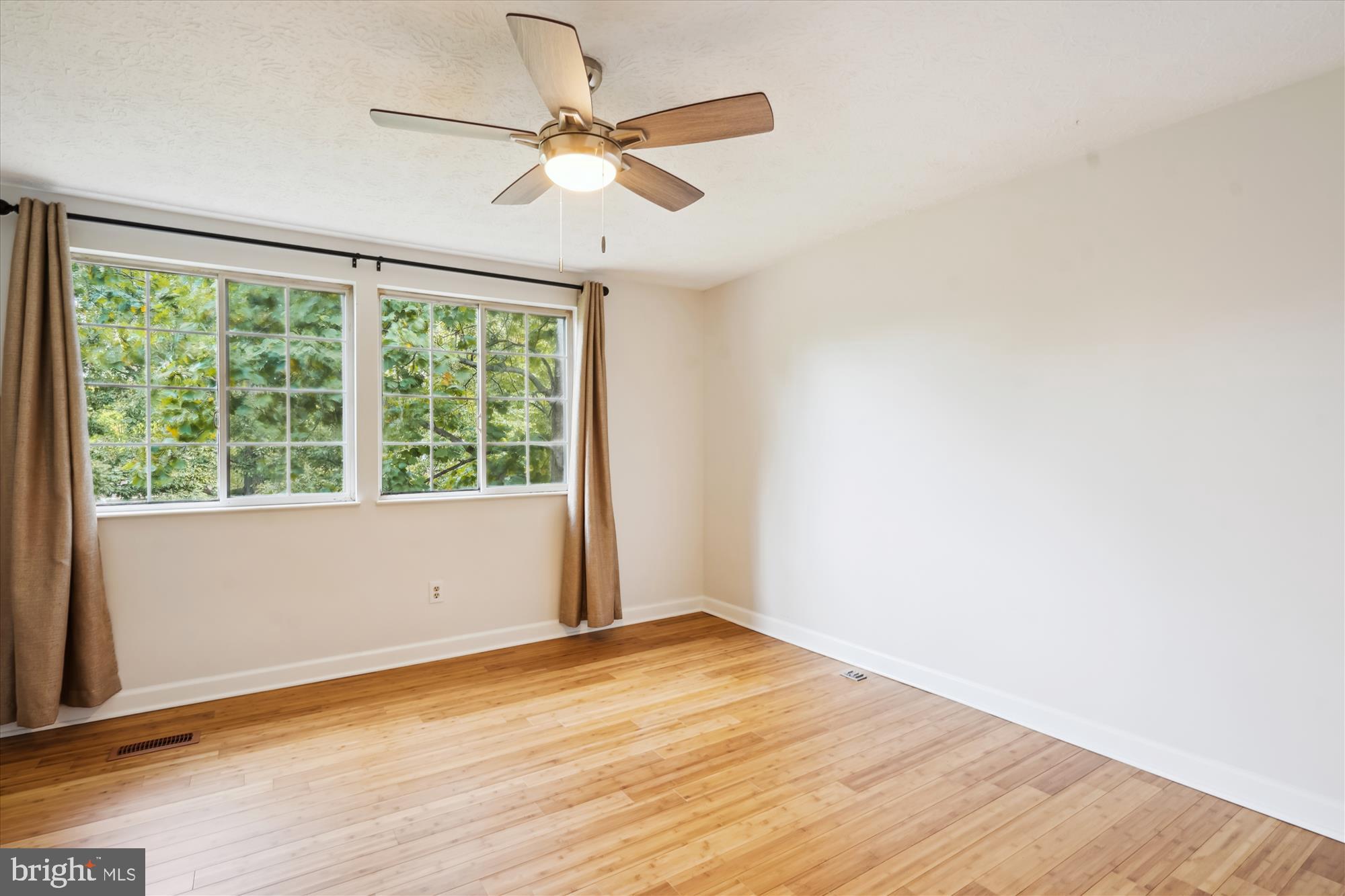 COUNTRY WALK - Residential