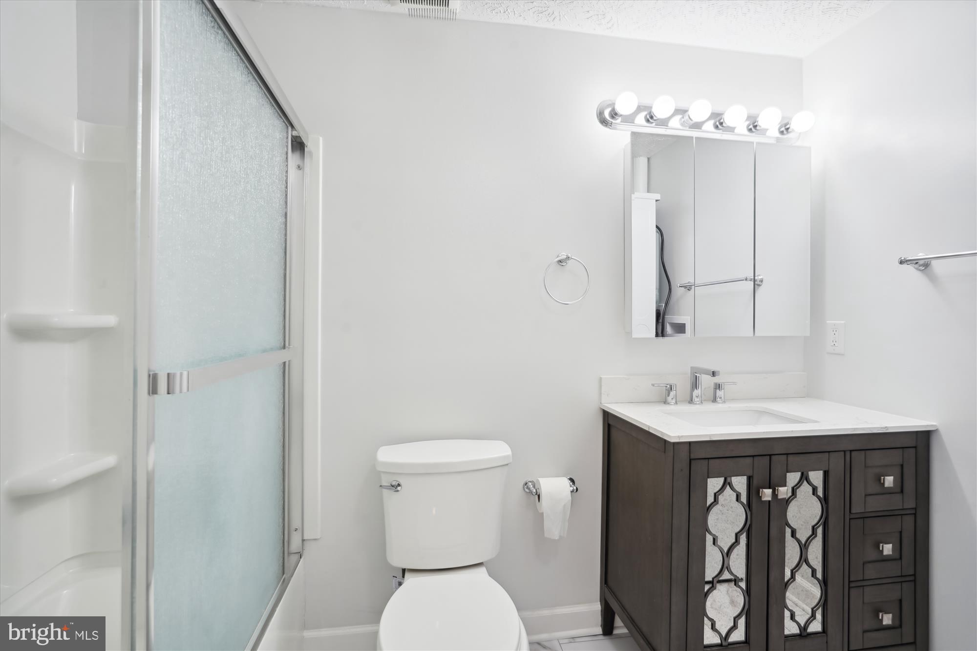 COUNTRY WALK - Residential