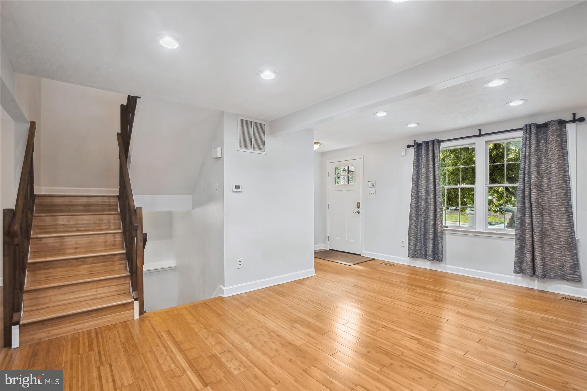 COUNTRY WALK - Residential