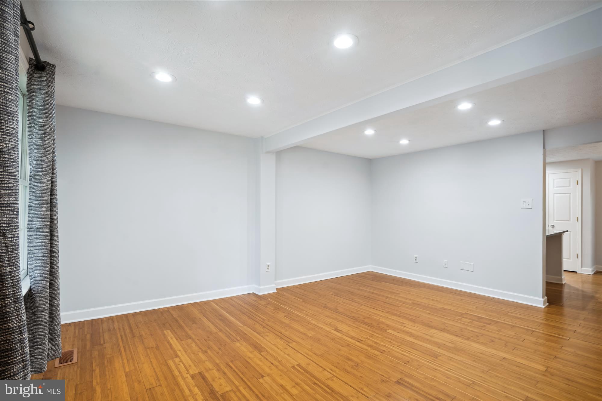 COUNTRY WALK - Residential