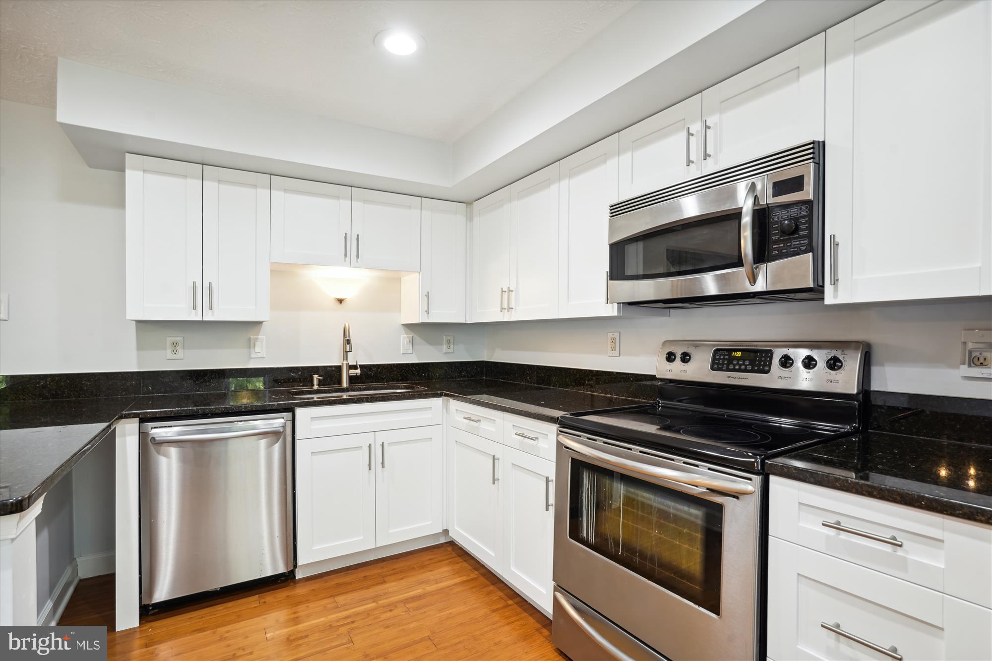 COUNTRY WALK - Residential