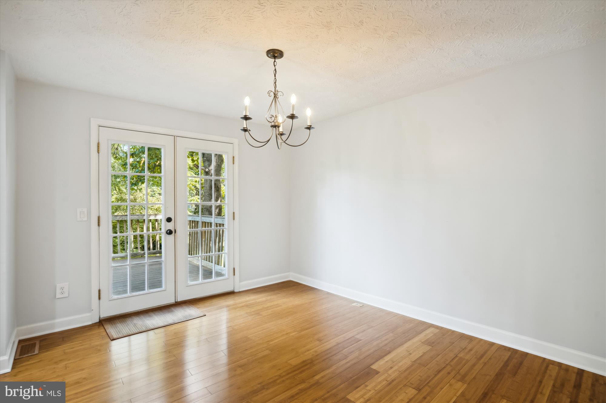 COUNTRY WALK - Residential