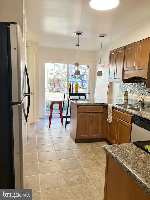 SANIBEL CLUSTER - Residential Lease