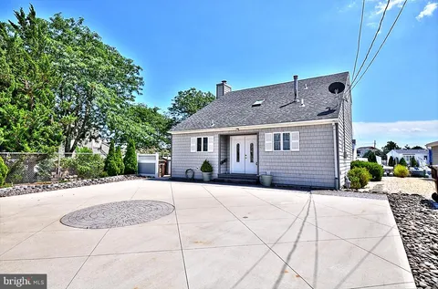 46 Amherst Drive, Bayville, NJ MLS: NJOC2035786