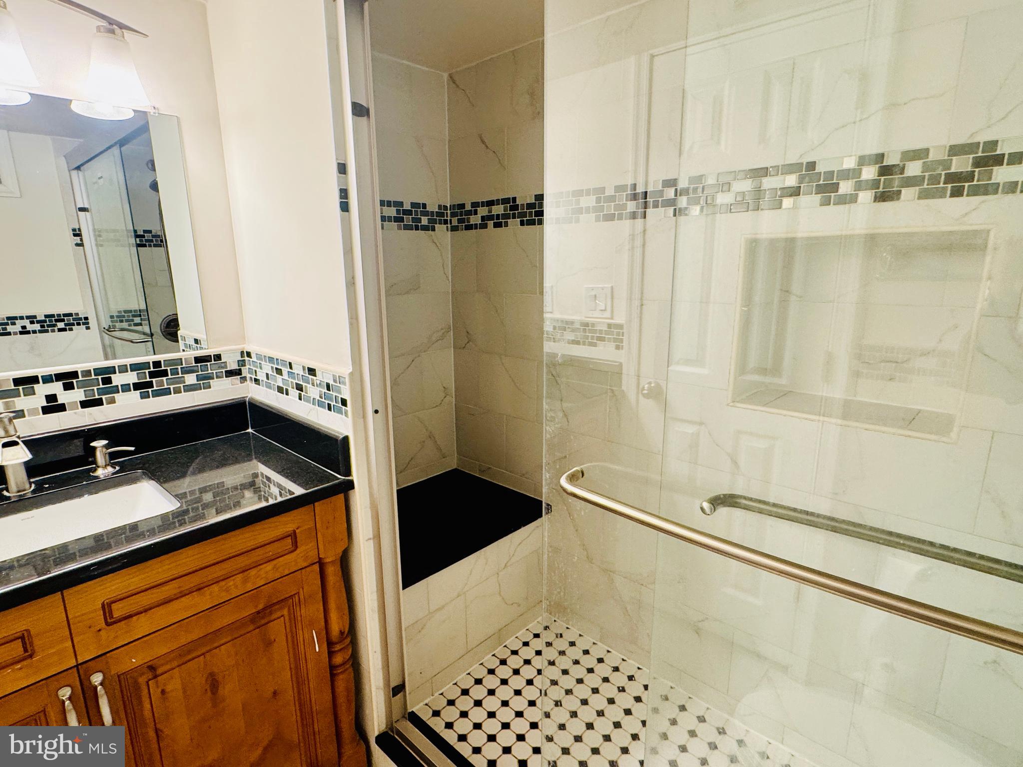 HADLEY SQUARE - Residential Lease