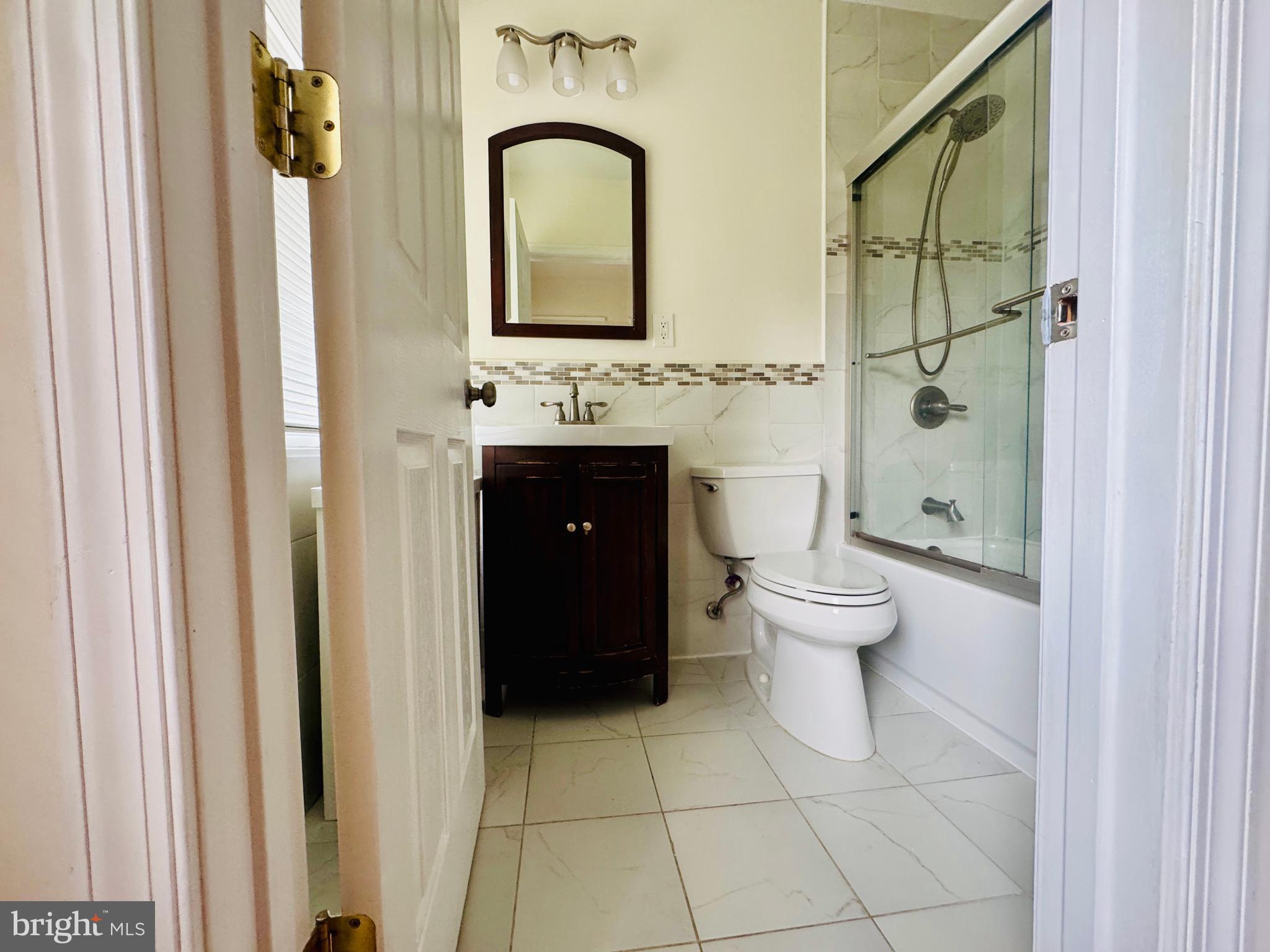 HADLEY SQUARE - Residential Lease