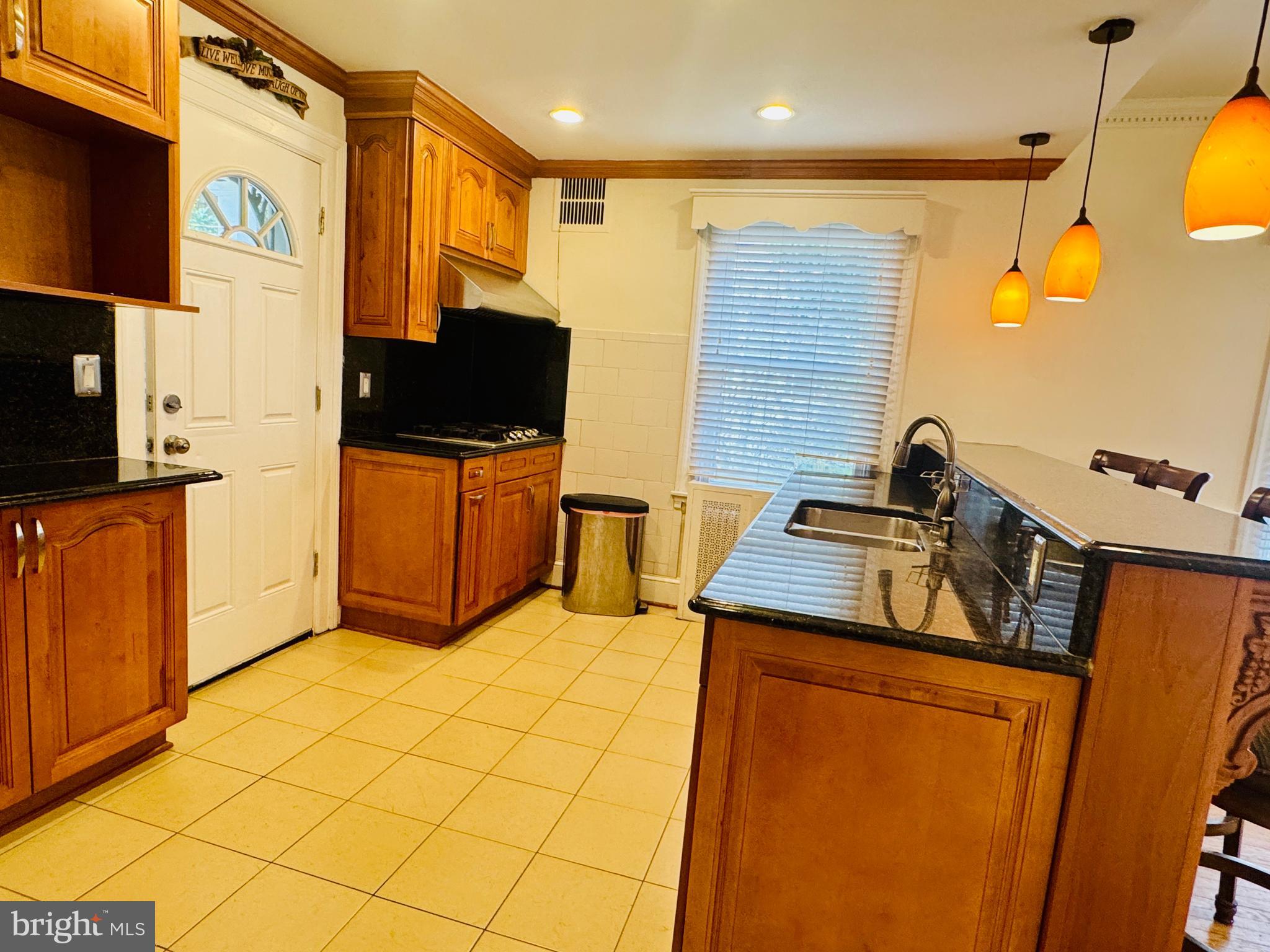 HADLEY SQUARE - Residential Lease