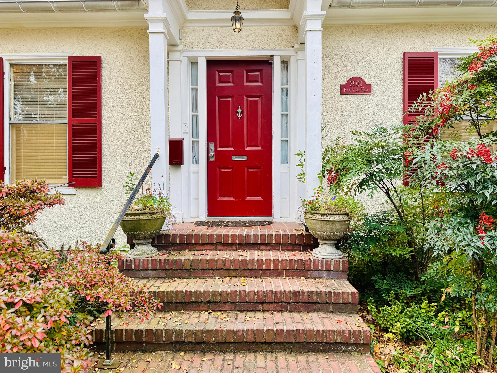 HADLEY SQUARE - Residential Lease