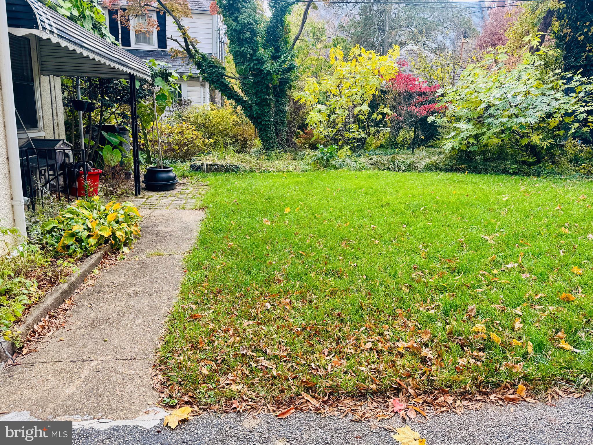 HADLEY SQUARE - Residential Lease