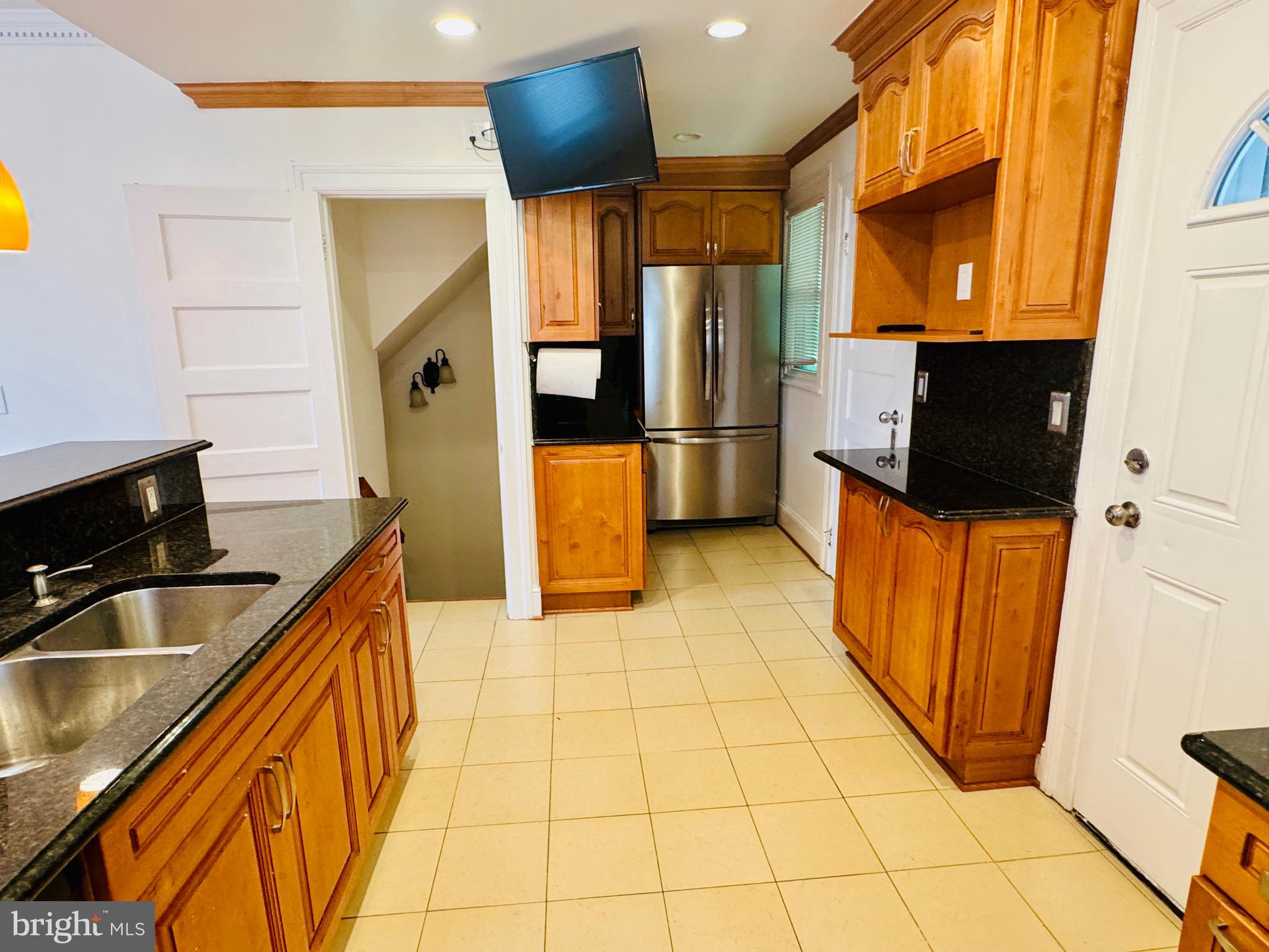 HADLEY SQUARE - Residential Lease