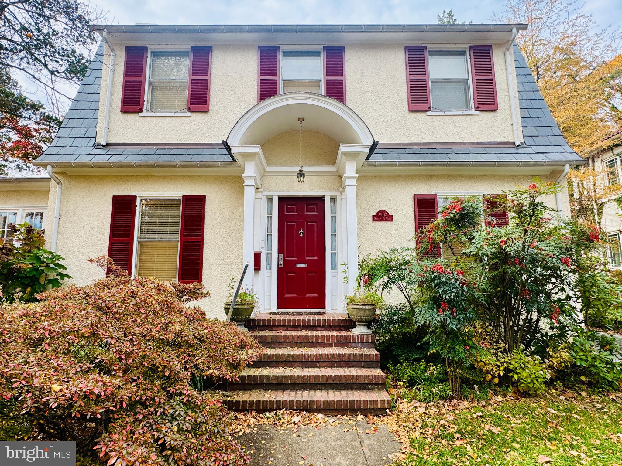 HADLEY SQUARE - Residential Lease