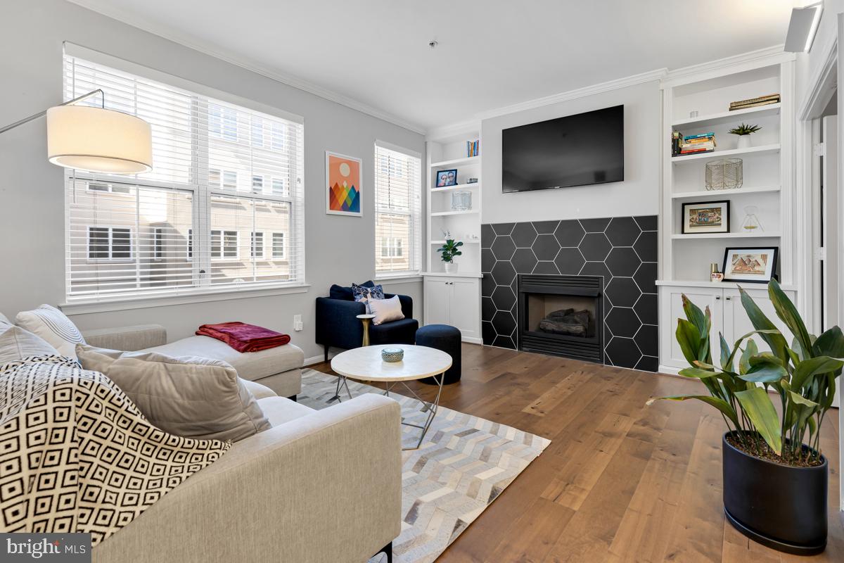 2004 11TH STREET NW 228