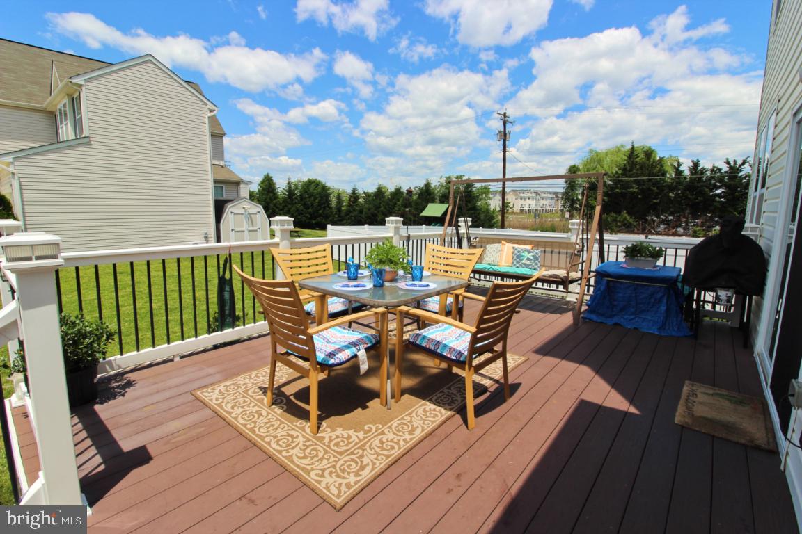 LAKES AT STANSBURY SHORE - Residential