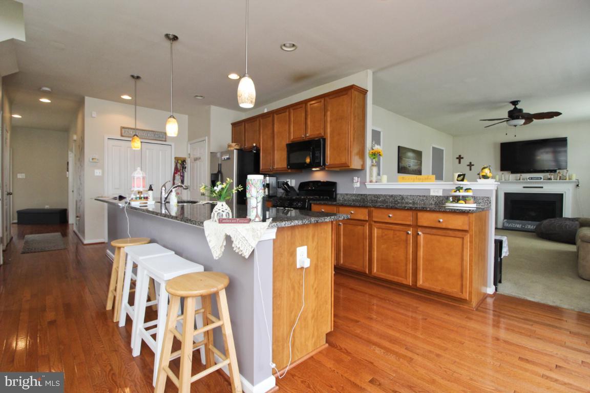 LAKES AT STANSBURY SHORE - Residential