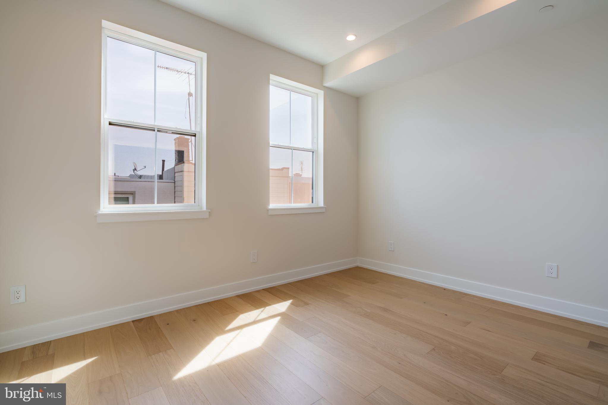 PASSYUNK SQUARE - Residential