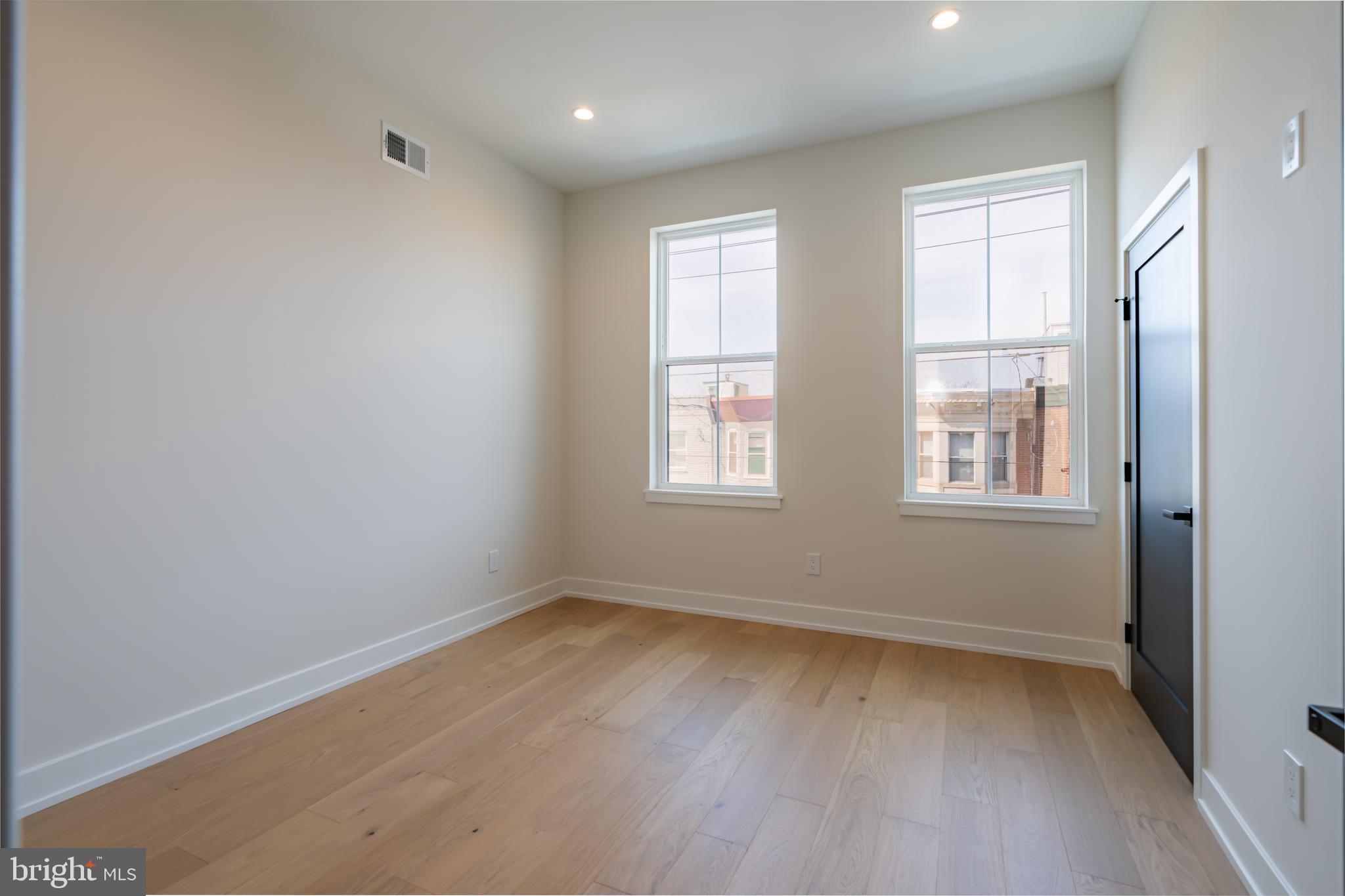 PASSYUNK SQUARE - Residential