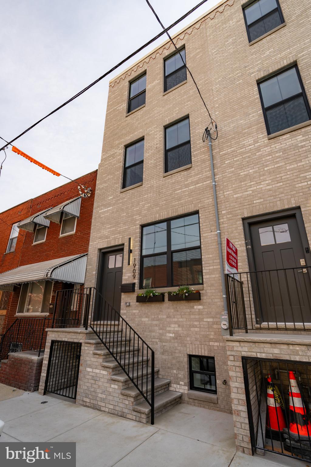 PASSYUNK SQUARE - Residential