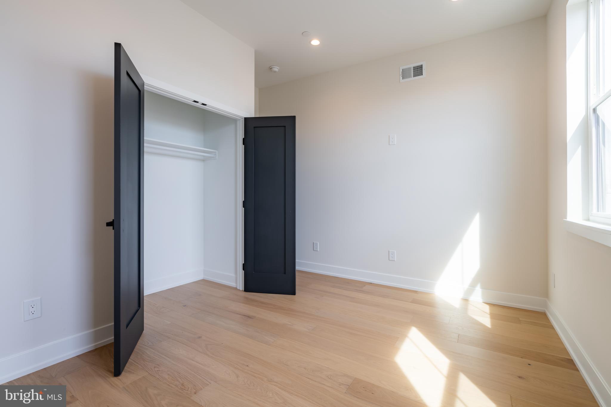 PASSYUNK SQUARE - Residential