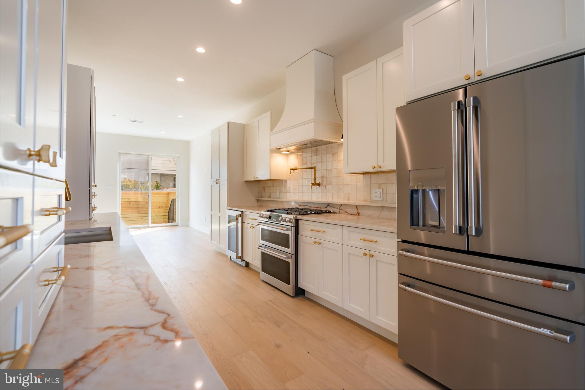 PASSYUNK SQUARE - Residential