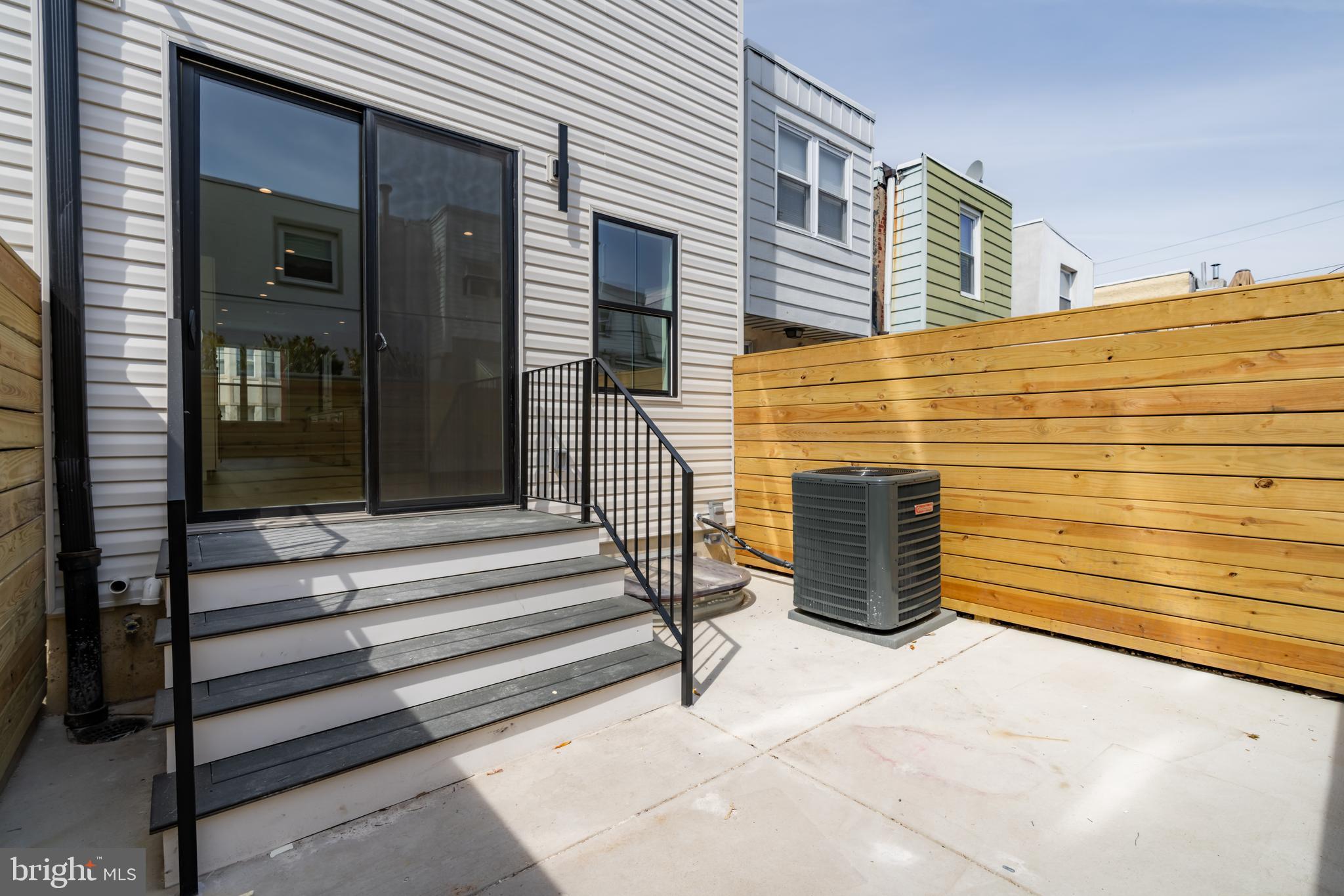 PASSYUNK SQUARE - Residential