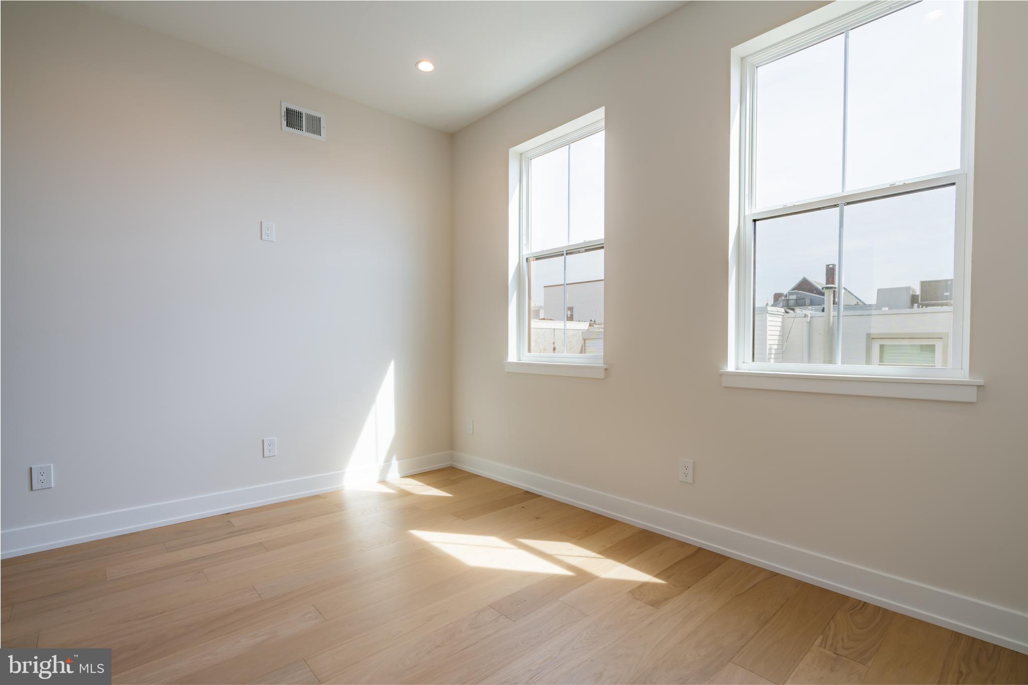 PASSYUNK SQUARE - Residential