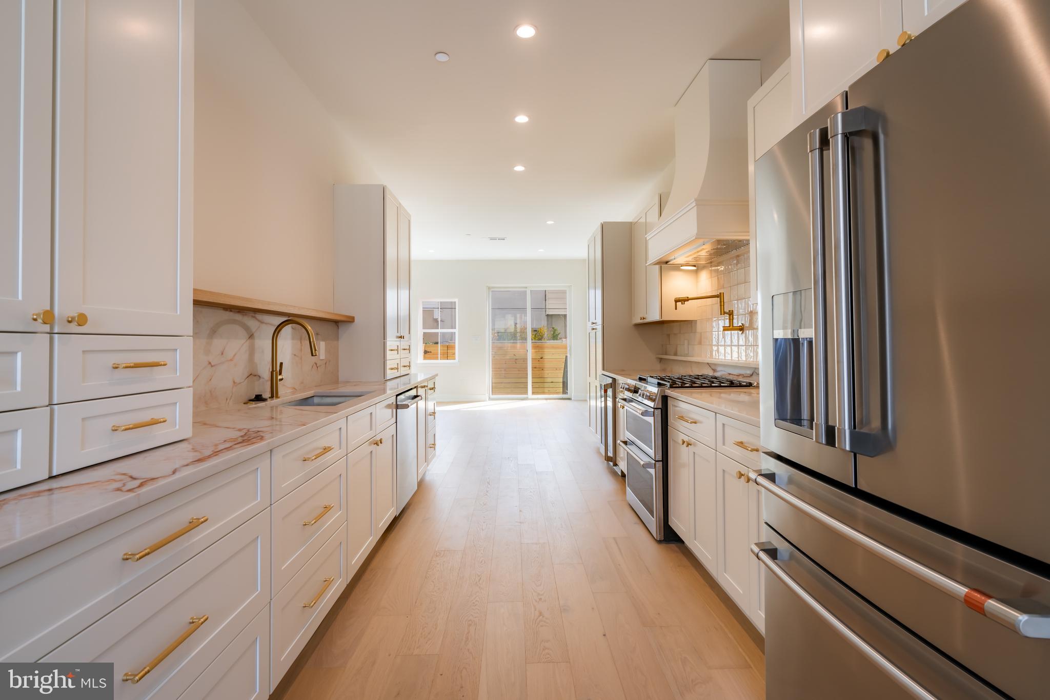 PASSYUNK SQUARE - Residential