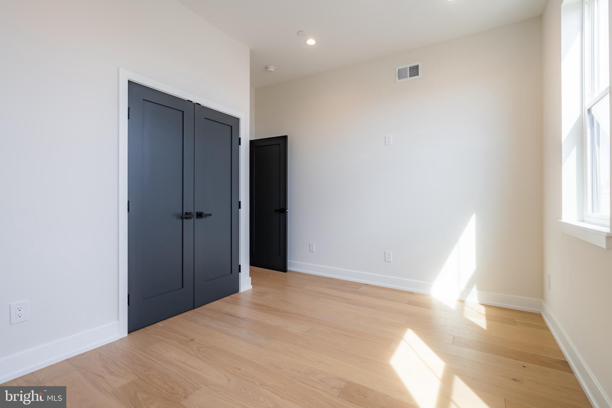 PASSYUNK SQUARE - Residential