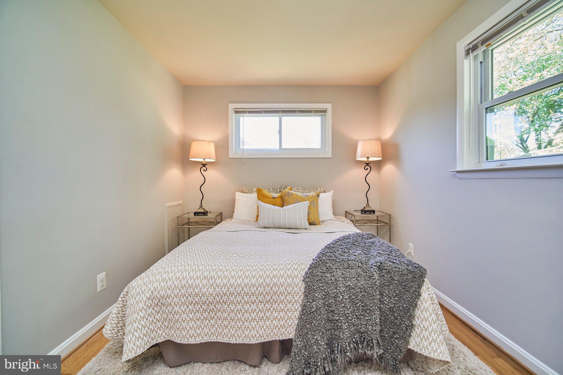 BROYHILL PARK - Residential