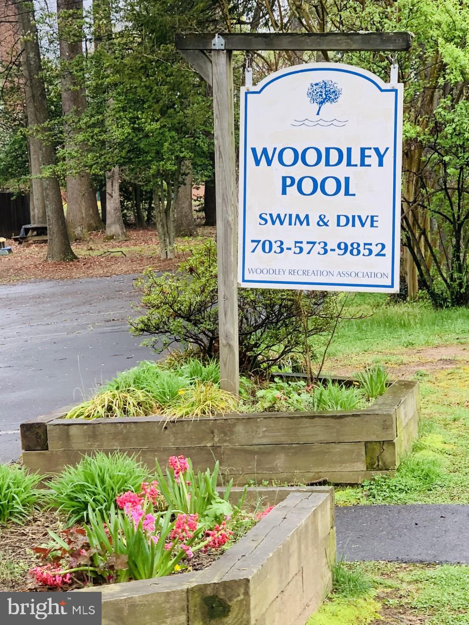 BROYHILL PARK - Residential