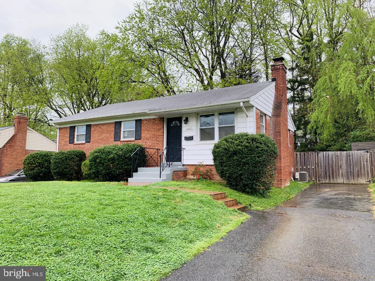 BROYHILL PARK - Residential