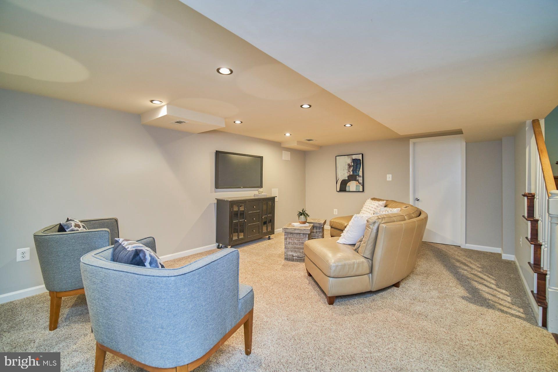 BROYHILL PARK - Residential