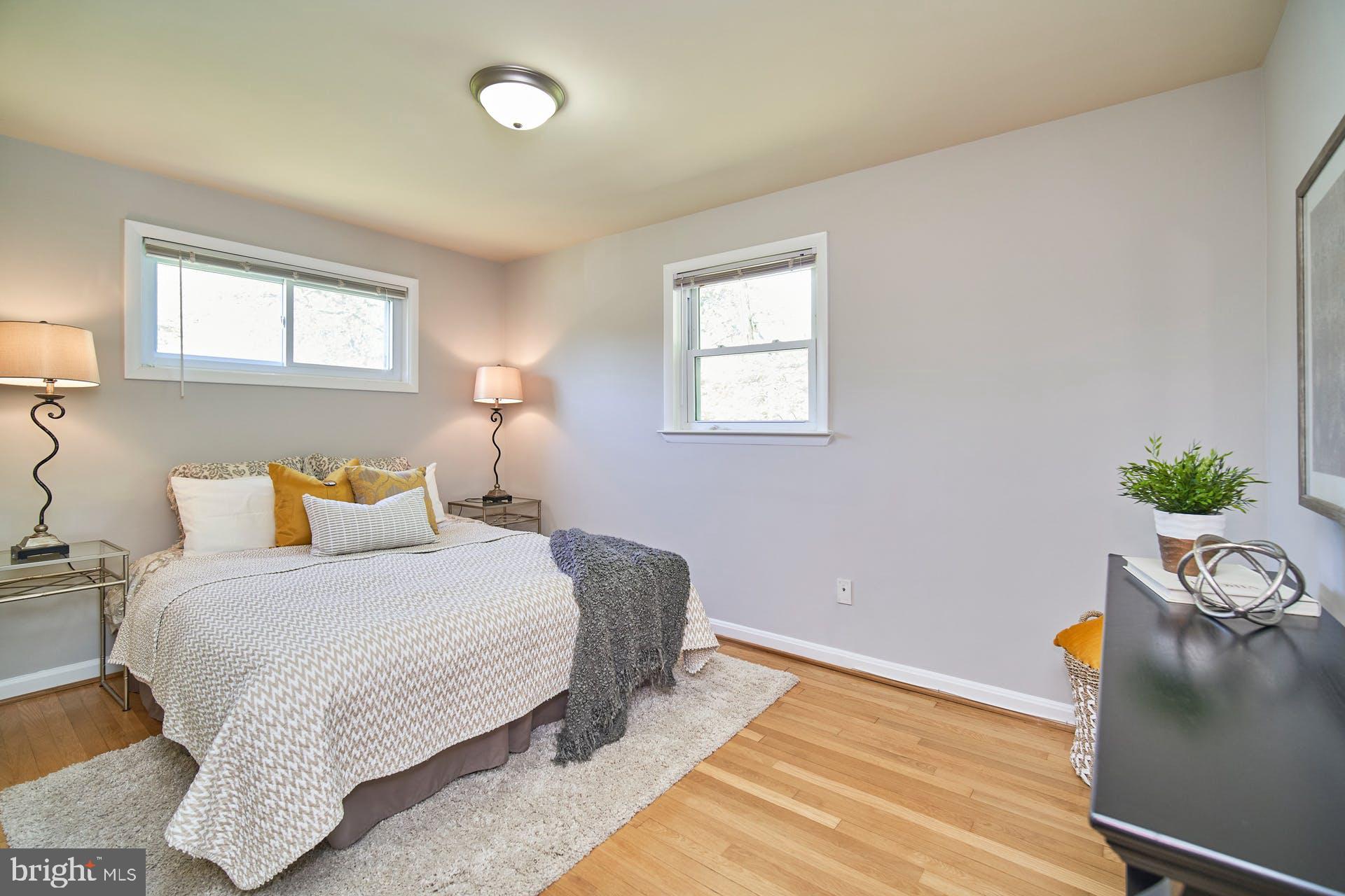 BROYHILL PARK - Residential