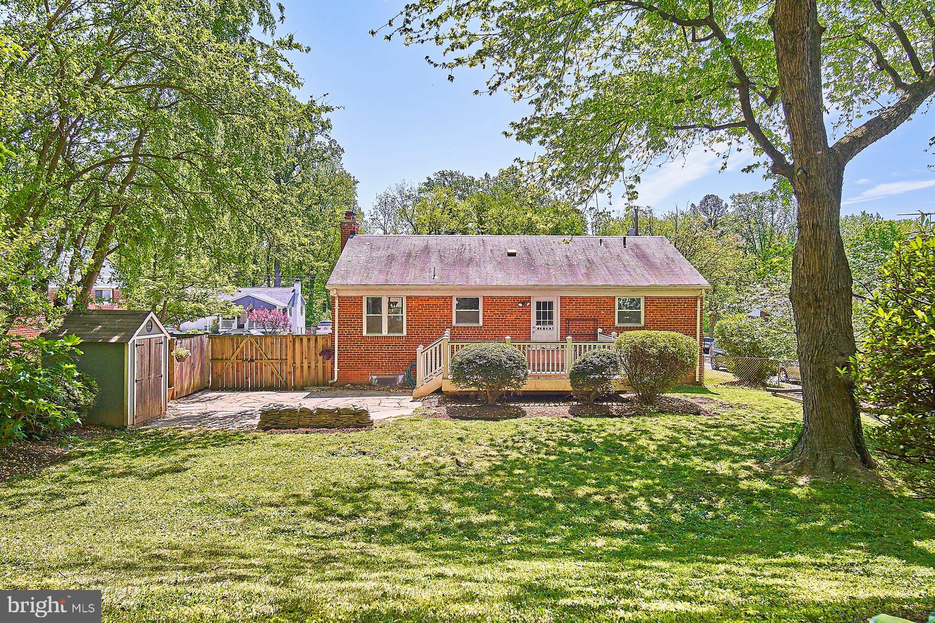 BROYHILL PARK - Residential